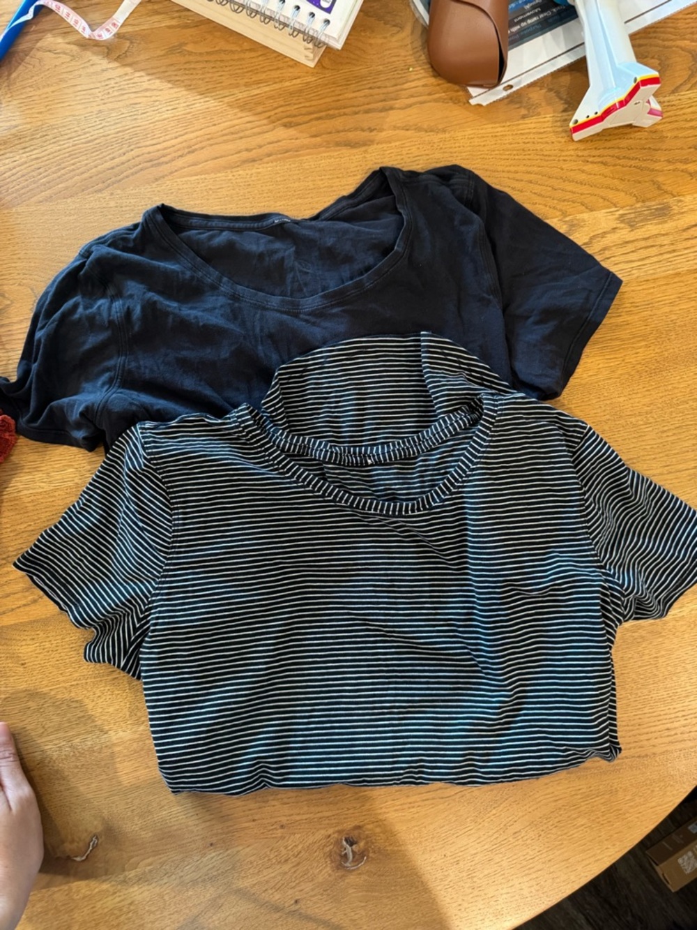 Lululemon love tee size 6 or 8 - Picture 2 of 2